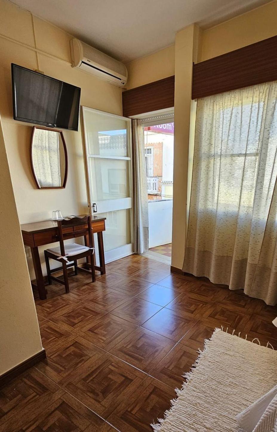 Romeu Bed & Breakfast Quarteira Exterior foto